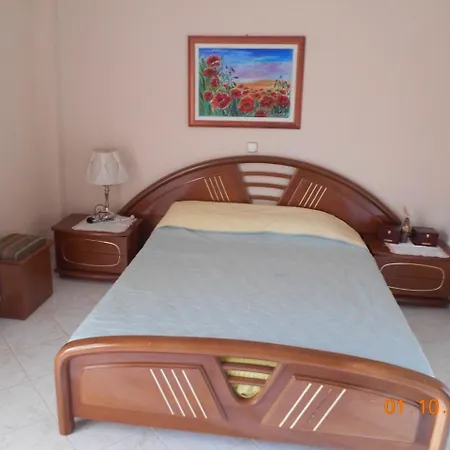 Апартаменты Labrini's House